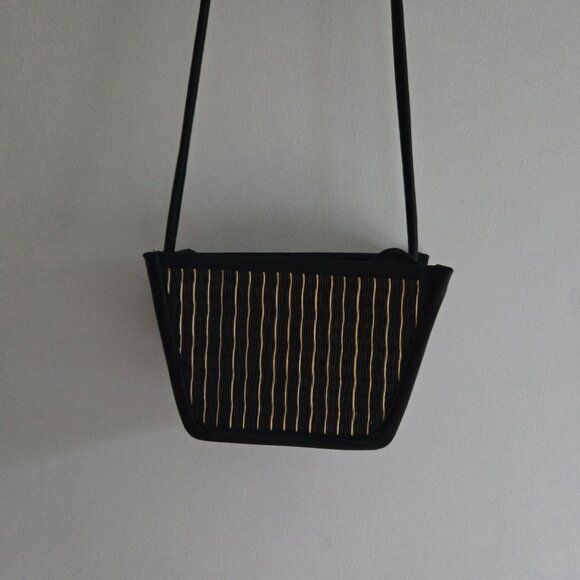 Baskets of Cambodia Black and Tan Crossbody Woven Sustainable Handbag, NWOT - Picture 5 of 9